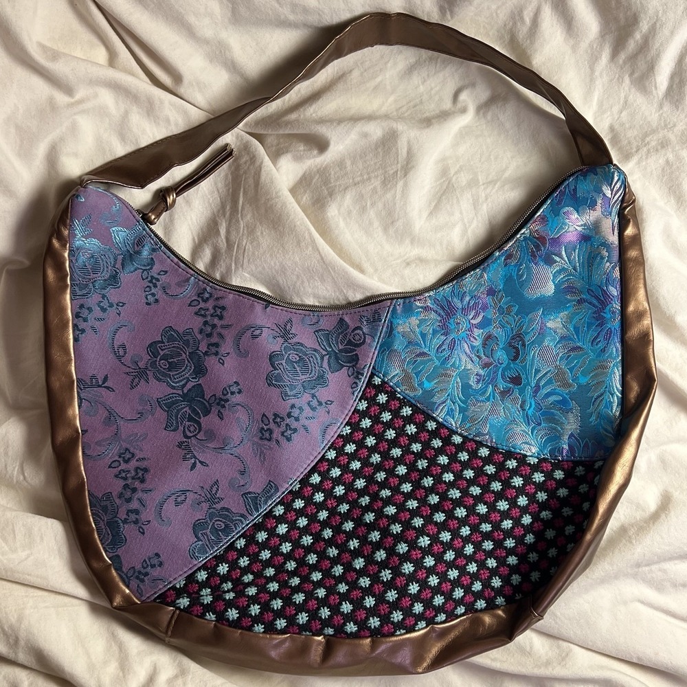 Crescent Shaped Shoulder Bag Purse Women's Patchwork Handbag Boho Floral Cottage - Picture 1 of 8